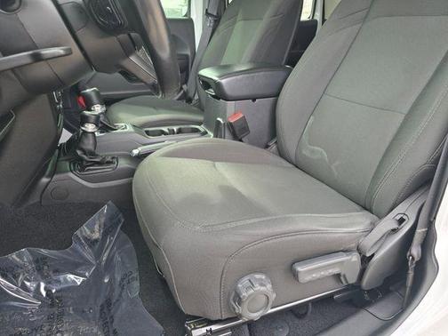 Bright White Clearcoat 2021 Jeep Gladiator Sport S