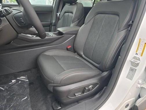Bright White Clearcoat 2026 Jeep Cherokee Overland