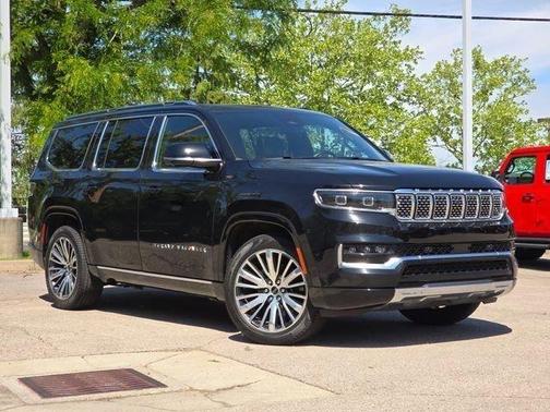 Diamond Black Crystal Pearlcoat 2025 Jeep Grand Wagoneer Base