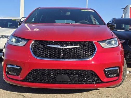 2026 Chrysler Pacifica L