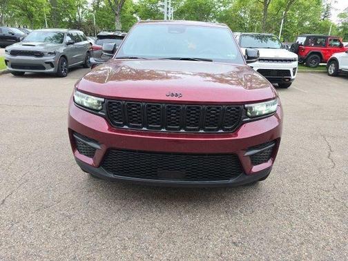 Velvet Red Pearlcoat 2024 Jeep Grand Cherokee Altitude