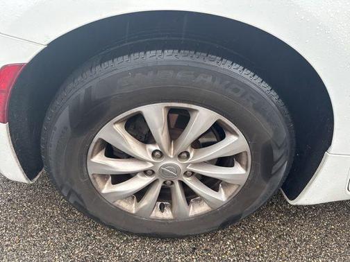 Bright White Clearcoat 2018 Chrysler Pacifica Touring-L Plus