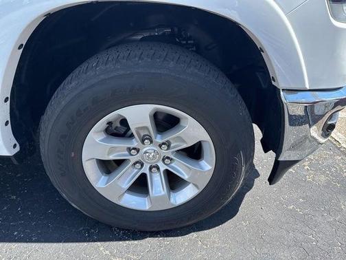 Bright White Clearcoat 2022 RAM 1500 Laramie