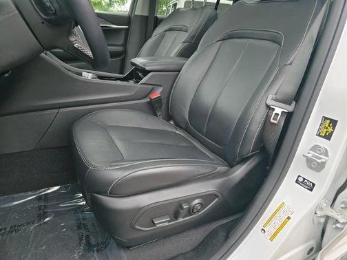 Bright White Clearcoat 2022 Jeep Grand Cherokee Limited