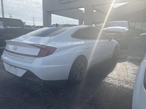 2022 Hyundai SONATA SEL