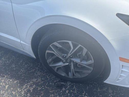 2022 Hyundai SONATA SEL