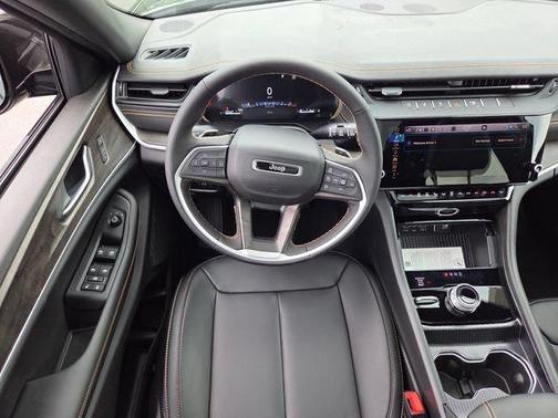 Diamond Black Crystal Pearlcoat 2026 Jeep Grand Cherokee L Limited