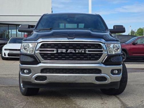 Diamond Black Crystal Pearlcoat 2023 RAM 1500 Big Horn/Lone Star