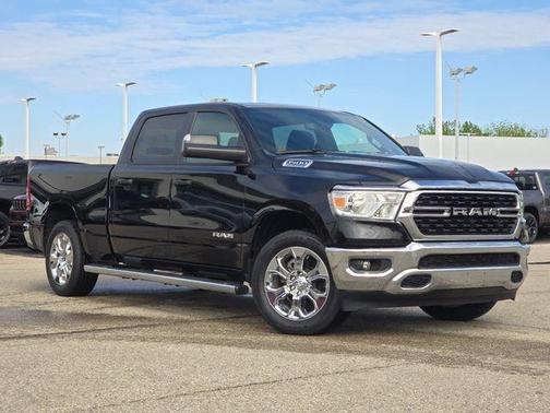Diamond Black Crystal Pearlcoat 2023 RAM 1500 Big Horn/Lone Star