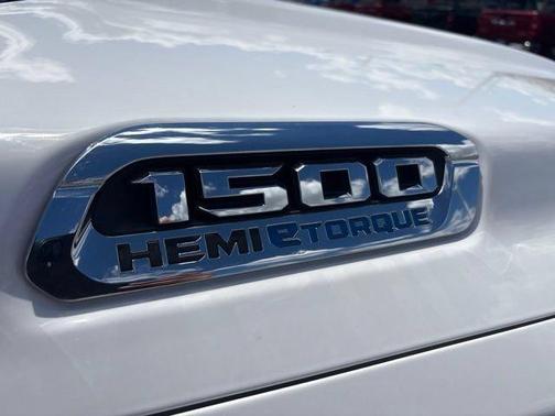 Bright White Clearcoat 2022 RAM 1500 Big Horn/Lone Star