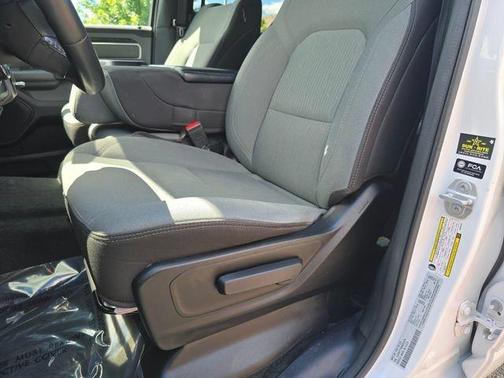 Bright White Clearcoat 2022 RAM 1500 Big Horn/Lone Star