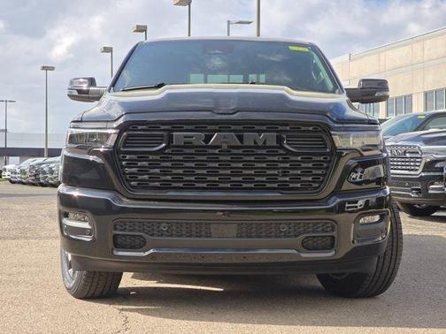 Diamond Black Crystal Pearlcoat 2026 RAM 1500 Big Horn/Lone Star