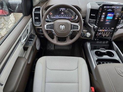 Molten Red Pearlcoat 2026 RAM 1500 Laramie