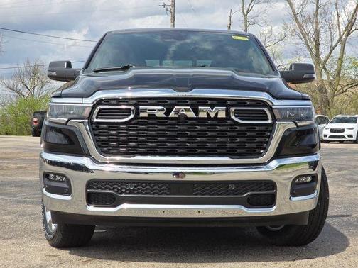 Diamond Black Crystal Pearlcoat 2026 RAM 1500 Big Horn/Lone Star