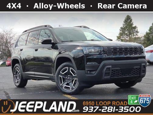 Diamond Black Crystal Pearlcoat 2026 Jeep Cherokee Laredo