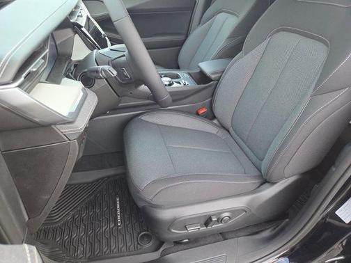 Diamond Black Crystal Pearlcoat 2026 Jeep Cherokee Laredo