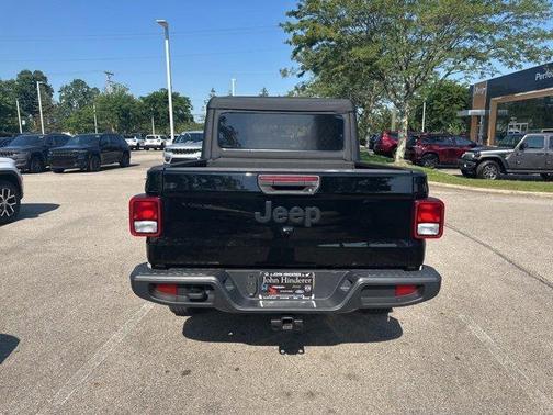 2022 Jeep Gladiator Sport S