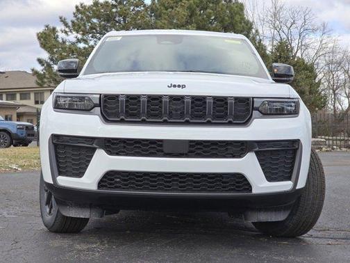 2026 Jeep Grand Cherokee Altitude