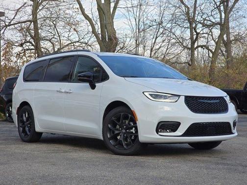 2026 Chrysler Pacifica L