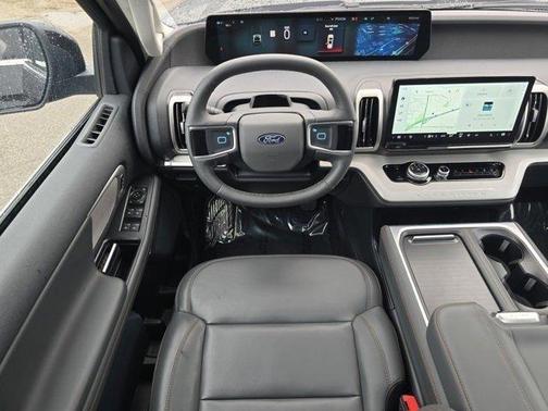 Black Metallic 2025 Ford Expedition Active