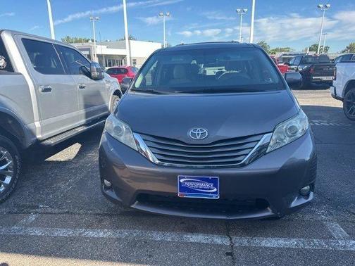 2012 Toyota Sienna XLE