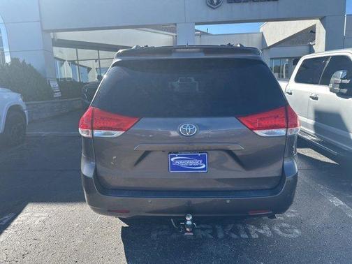 2012 Toyota Sienna XLE