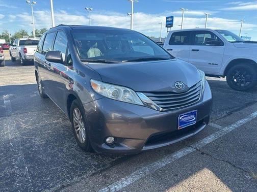 2012 Toyota Sienna XLE