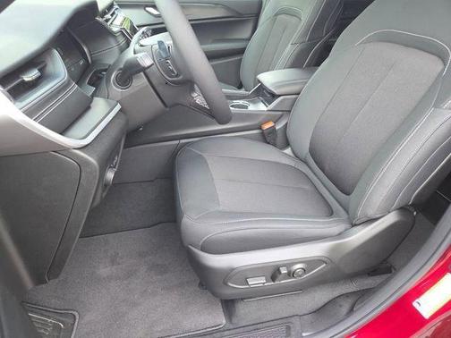 Velvet Red Pearlcoat 2026 Jeep Grand Cherokee L Laredo