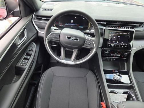Velvet Red Pearlcoat 2026 Jeep Grand Cherokee L Laredo