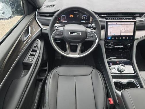 Silver Zynith 2025 Jeep Grand Cherokee Limited