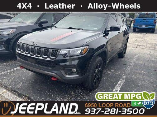 Diamond Black Crystal Pearlcoat 2023 Jeep Compass Trailhawk