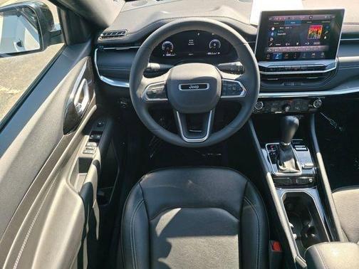 Bright White Clearcoat 2024 Jeep Compass Limited