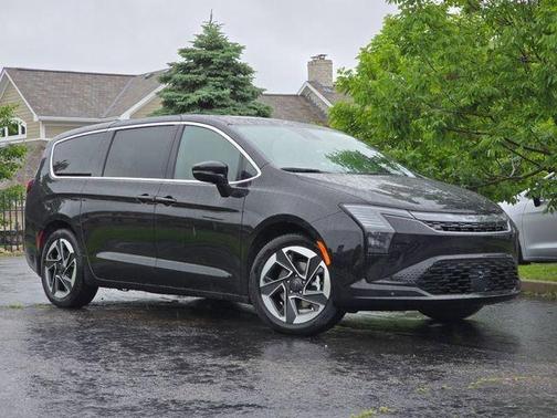 Pxj 2027 Chrysler Pacifica Limited