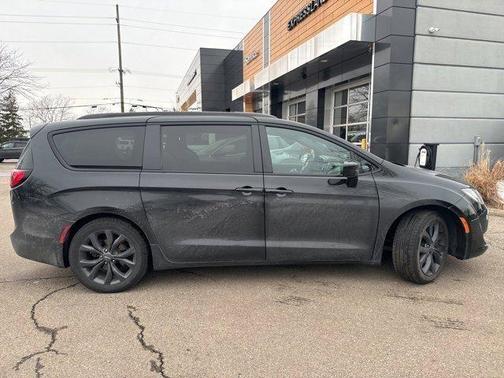 2019 Chrysler Pacifica Touring-L Plus