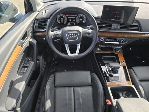 2023 Audi Q5 45 S line Prestige