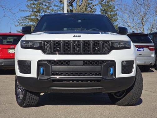 2022 Jeep Grand Cherokee 4xe Trailhawk