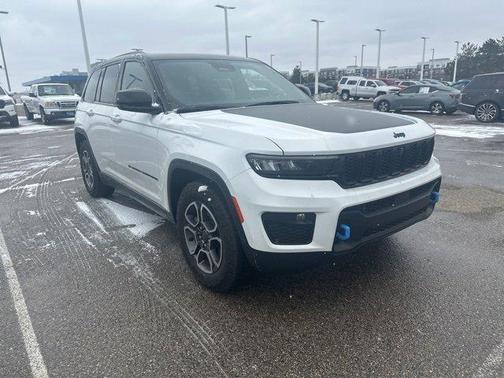 2022 Jeep Grand Cherokee 4xe Trailhawk