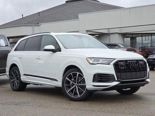 Black 2022 Audi Q7 55 Premium Plus