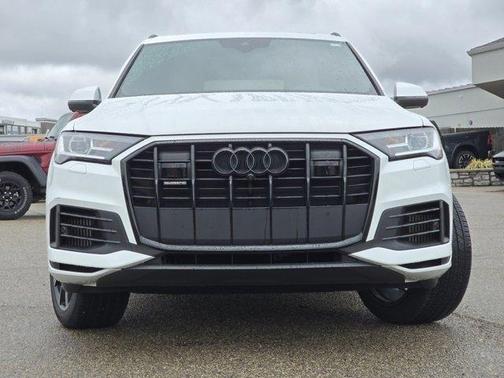 2022 Audi Q7 55 Premium Plus
