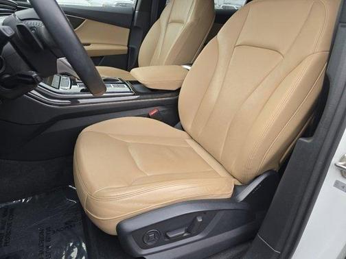 Black 2022 Audi Q7 55 Premium Plus