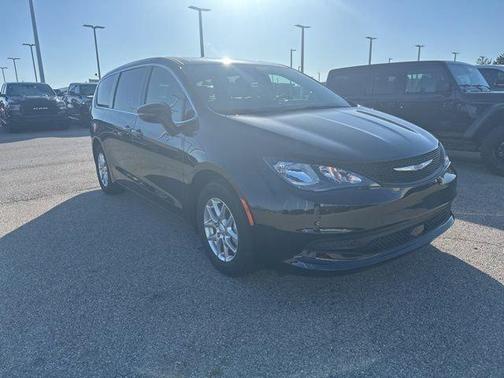 Diamond Black Crystal Pearlcoat 2025 Chrysler Voyager LX