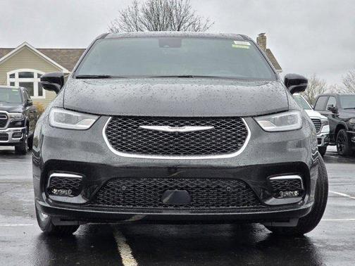 2025 Chrysler Pacifica L