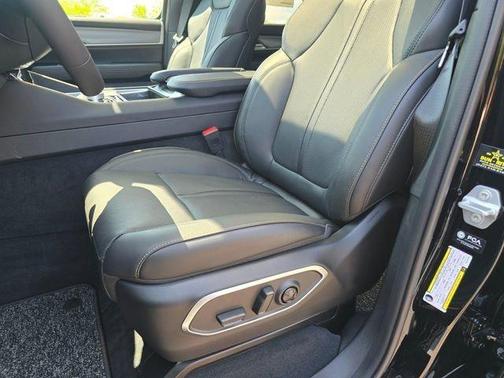 High Gloss Black 2026 Jeep Grand Wagoneer 85th Anniversary