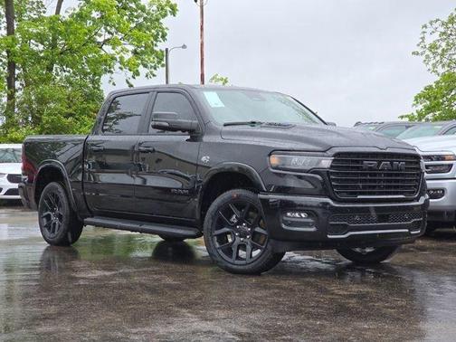 Diamond Black Crystal Pearlcoat 2026 RAM 1500 Laramie