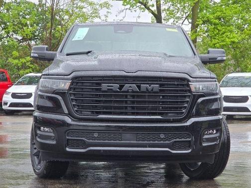 Diamond Black Crystal Pearlcoat 2026 RAM 1500 Laramie