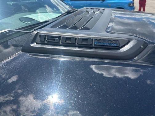 Diamond Black Crystal Pearlcoat 2023 RAM 1500 Laramie