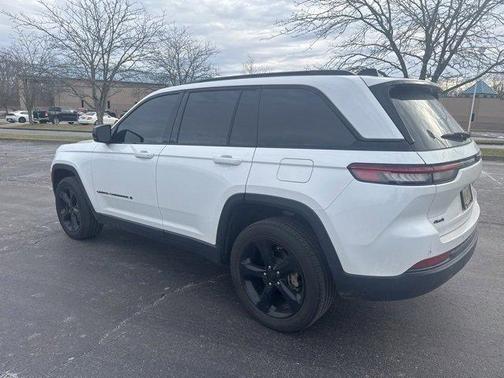 2022 Jeep Grand Cherokee Altitude