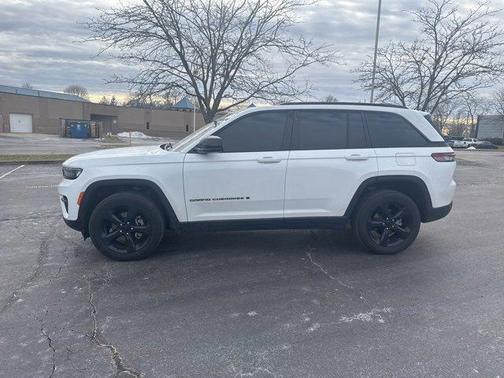 2022 Jeep Grand Cherokee Altitude