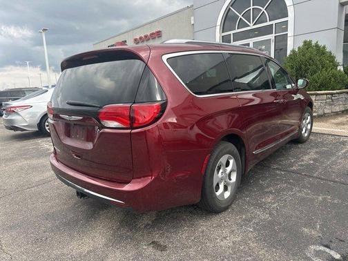 2017 Chrysler Pacifica Touring-L Plus