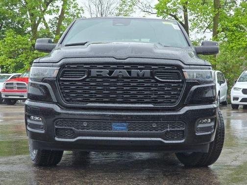 Diamond Black Crystal Pearlcoat 2026 RAM 1500 Express